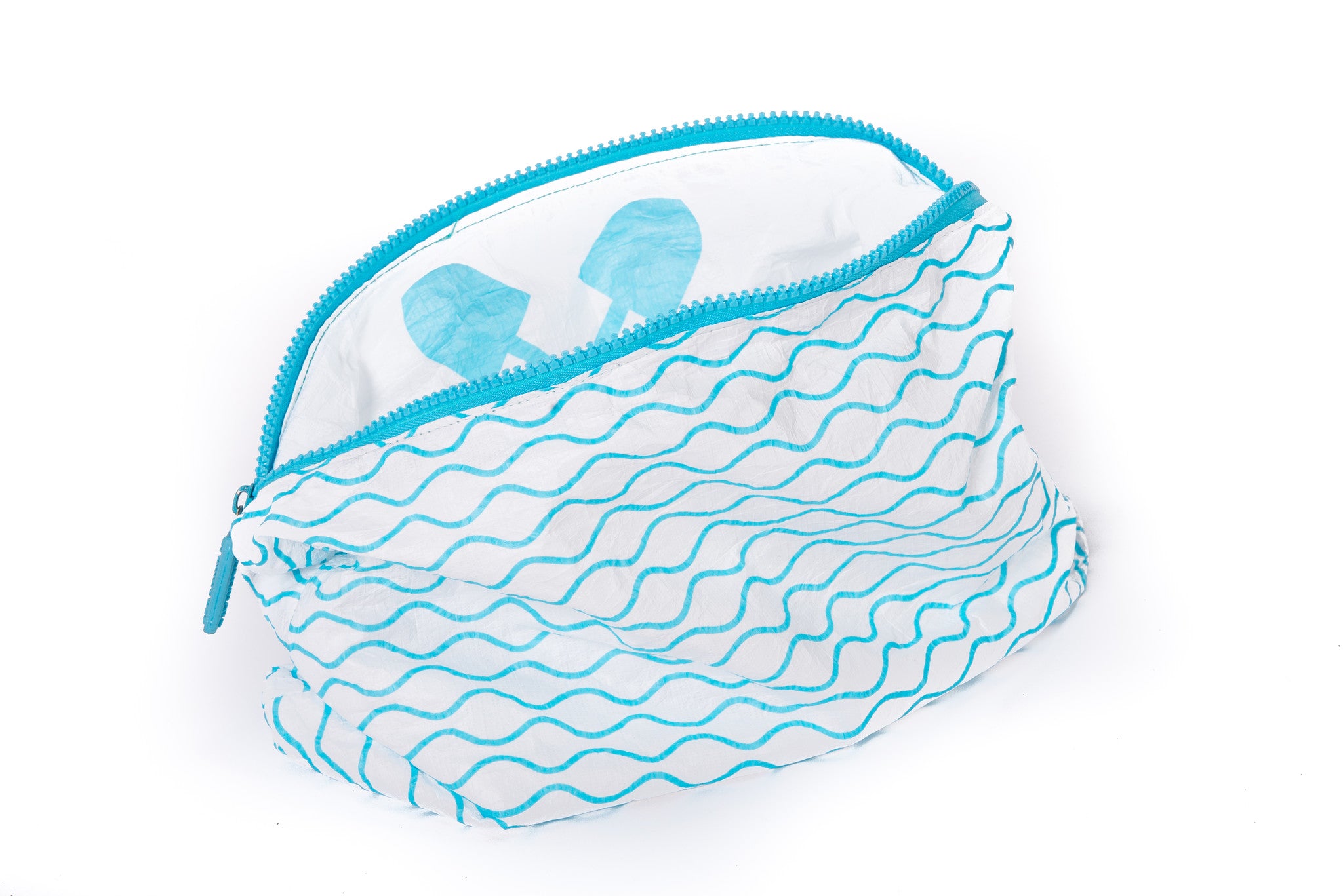 Large Beachmate accessory pouch in blue mesh with zipper, water‑resistant and reusable