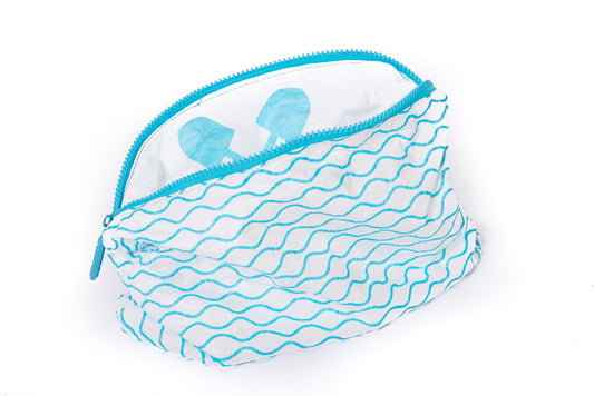 Large Beachmate accessory pouch in blue mesh with zipper, water‑resistant and reusable